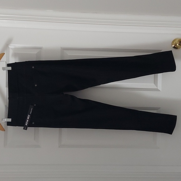 NWT, New Mix, Black Leggings, Size 1XL/2XL - Picture 2 of 5